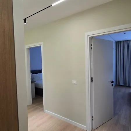 New Modern At Relux - Free Garage *