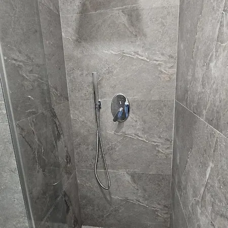 Appartement New Modern At Relux - Free Garage Tirana