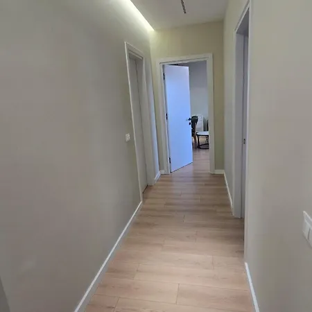 Appartement New Modern At Relux - Free Garage Tirana